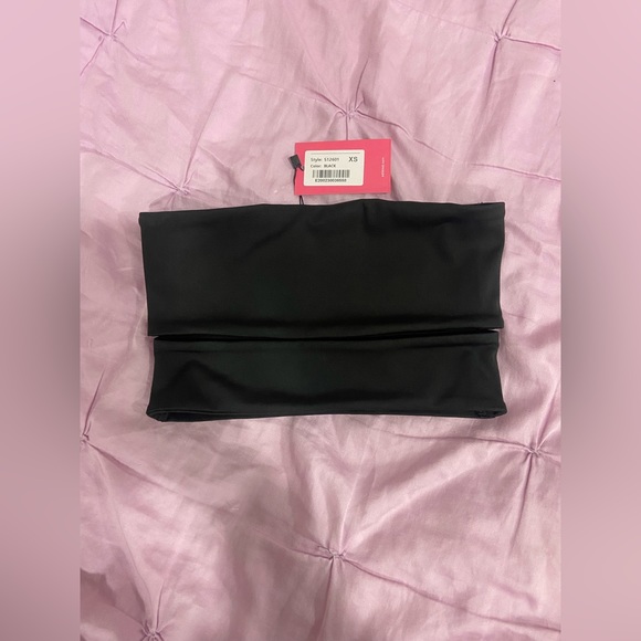 Edikted Black crop top - Picture 2 of 3